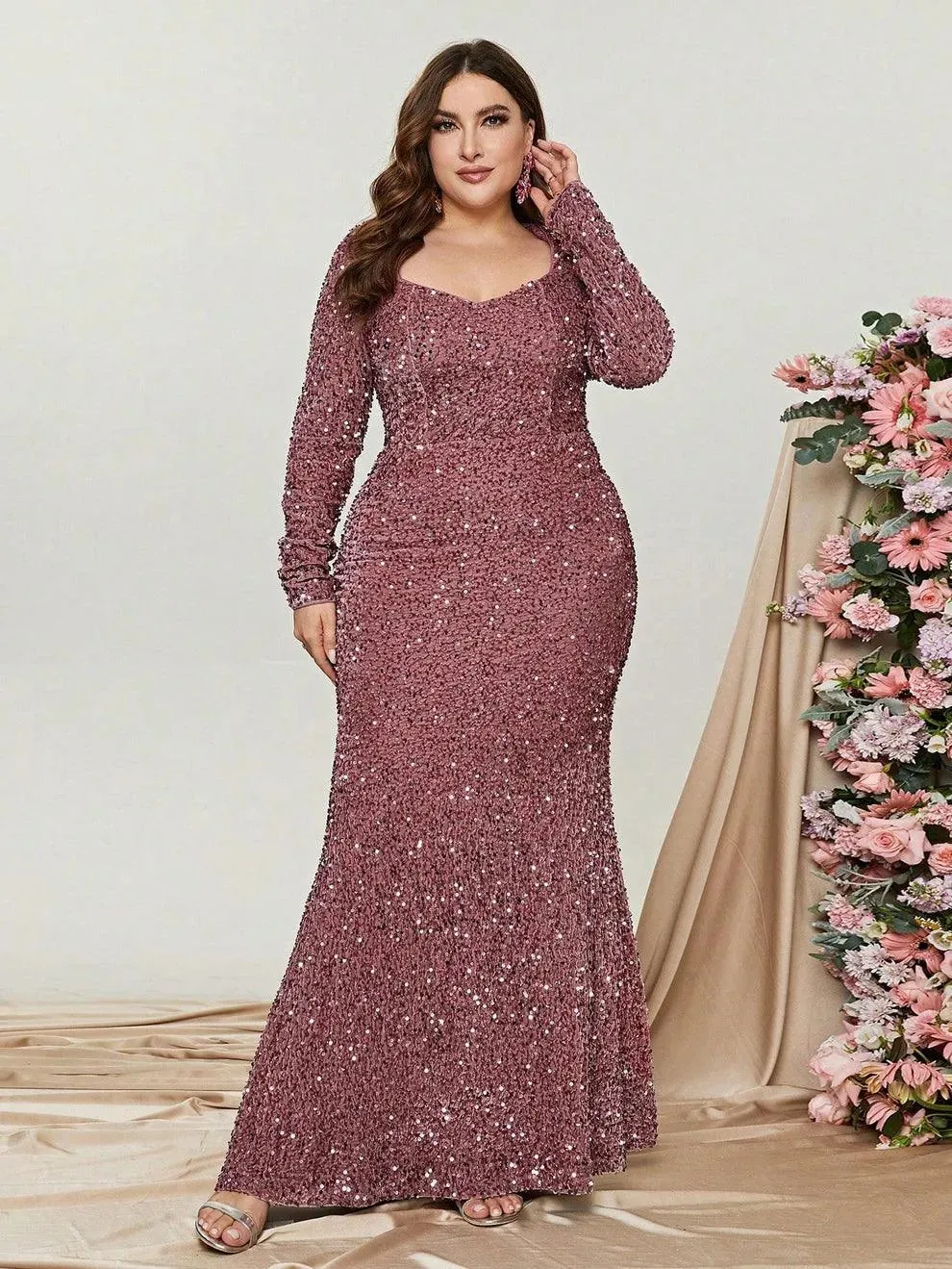 Plus Sweetheart Neck Long Sleeve Sequin Prom Dresses