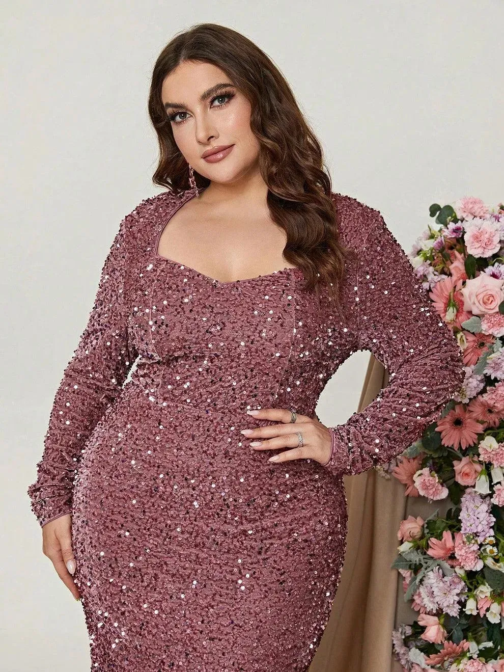 Plus Sweetheart Neck Long Sleeve Sequin Prom Dresses