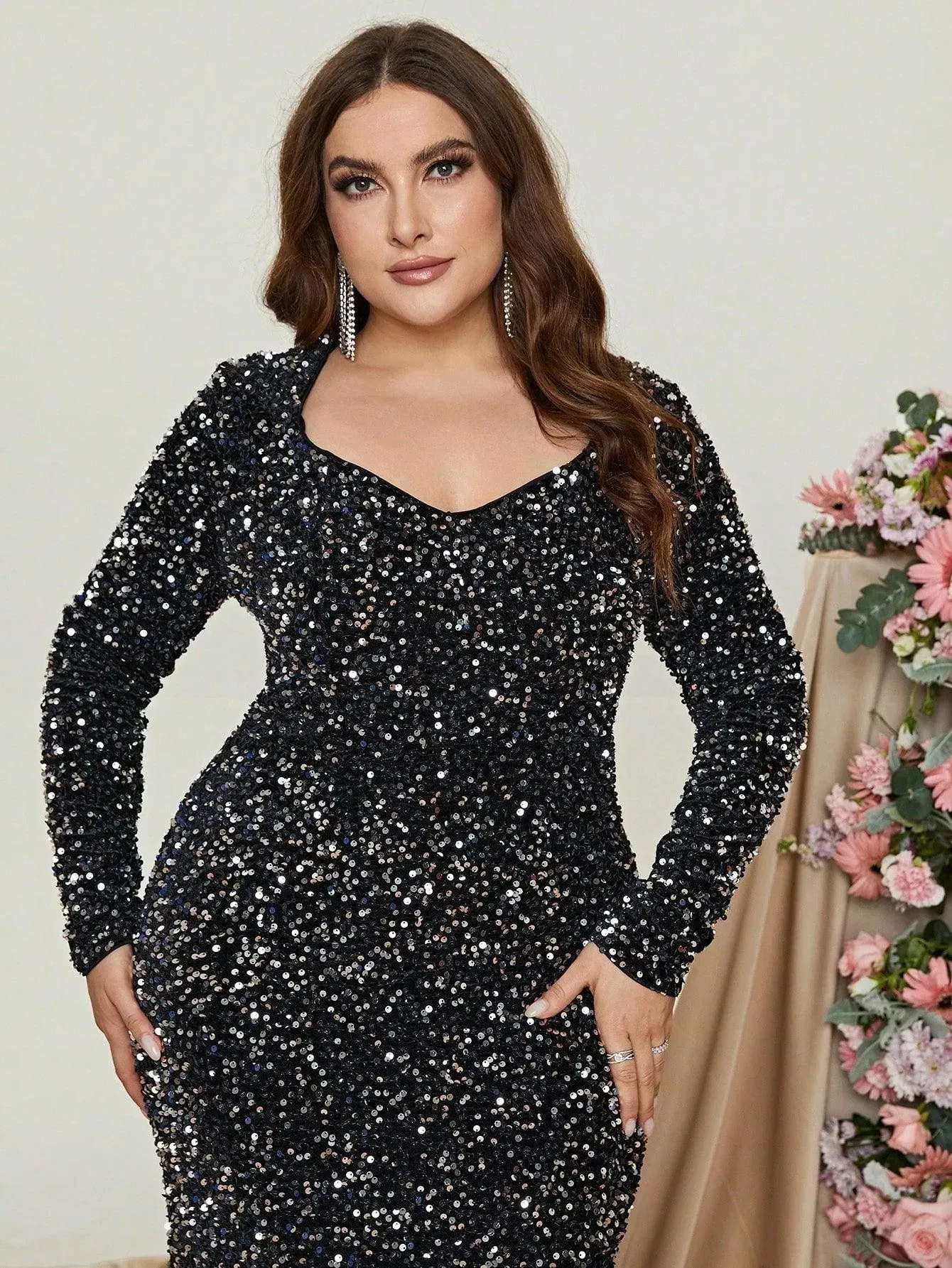 Plus Sweetheart Neck Long Sleeve Sequin Prom Dresses