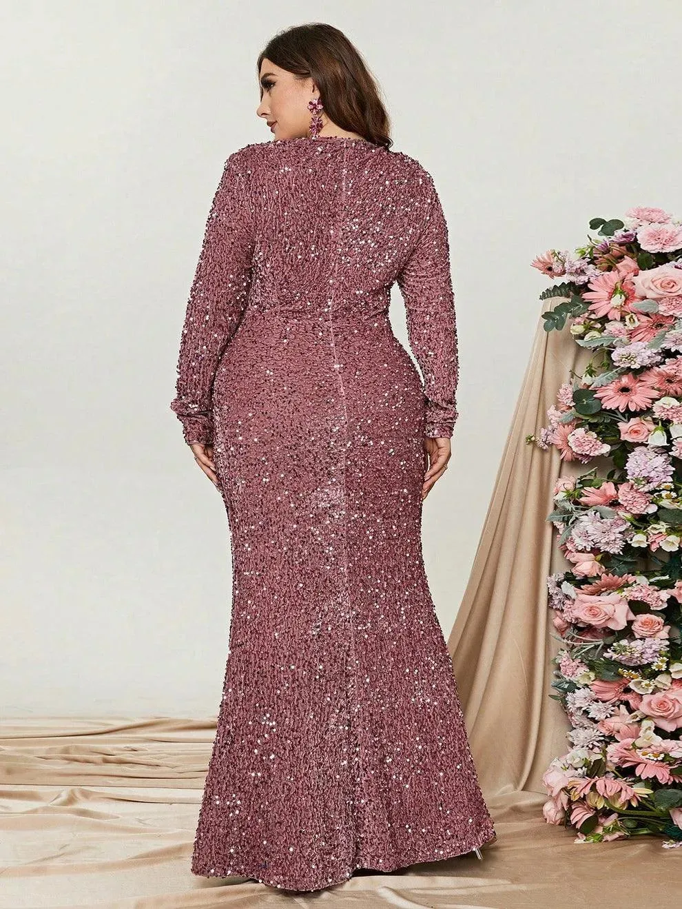 Plus Sweetheart Neck Long Sleeve Sequin Prom Dresses