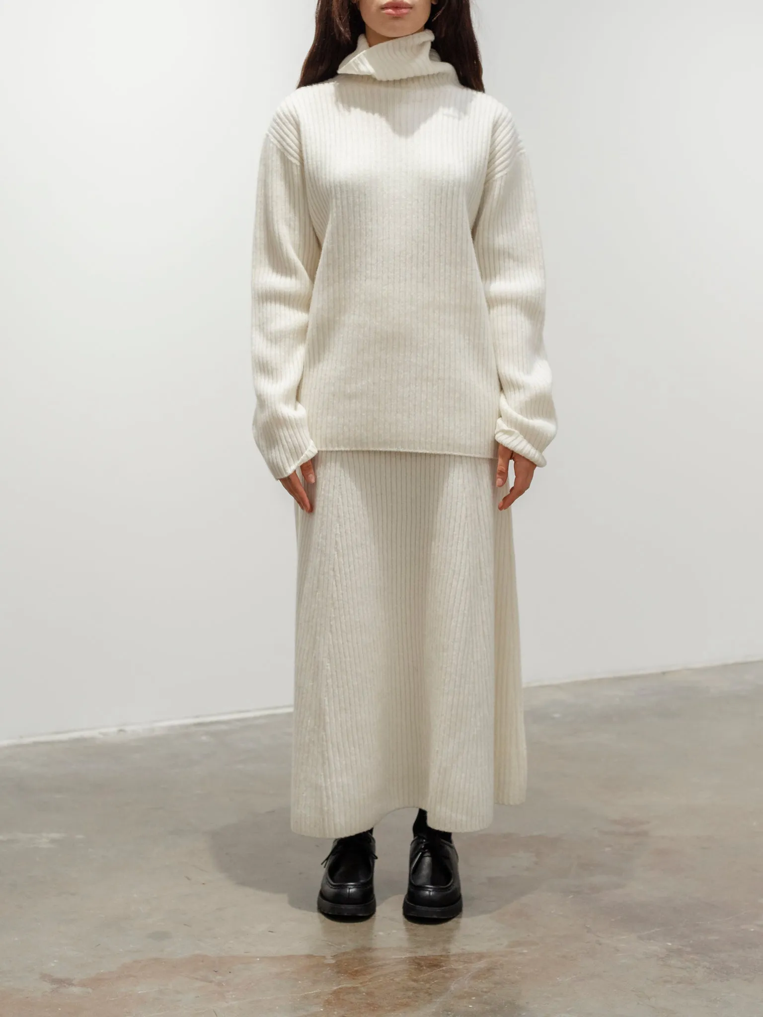 Ribbed Knit Turtleneck Pullover - White