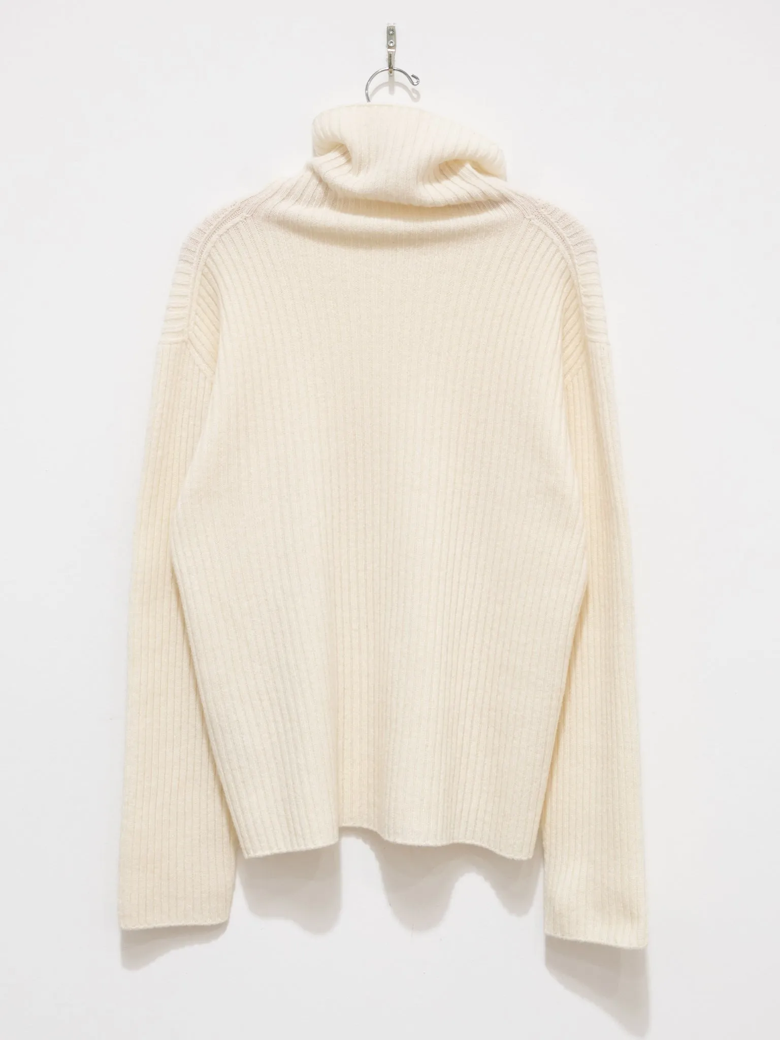 Ribbed Knit Turtleneck Pullover - White