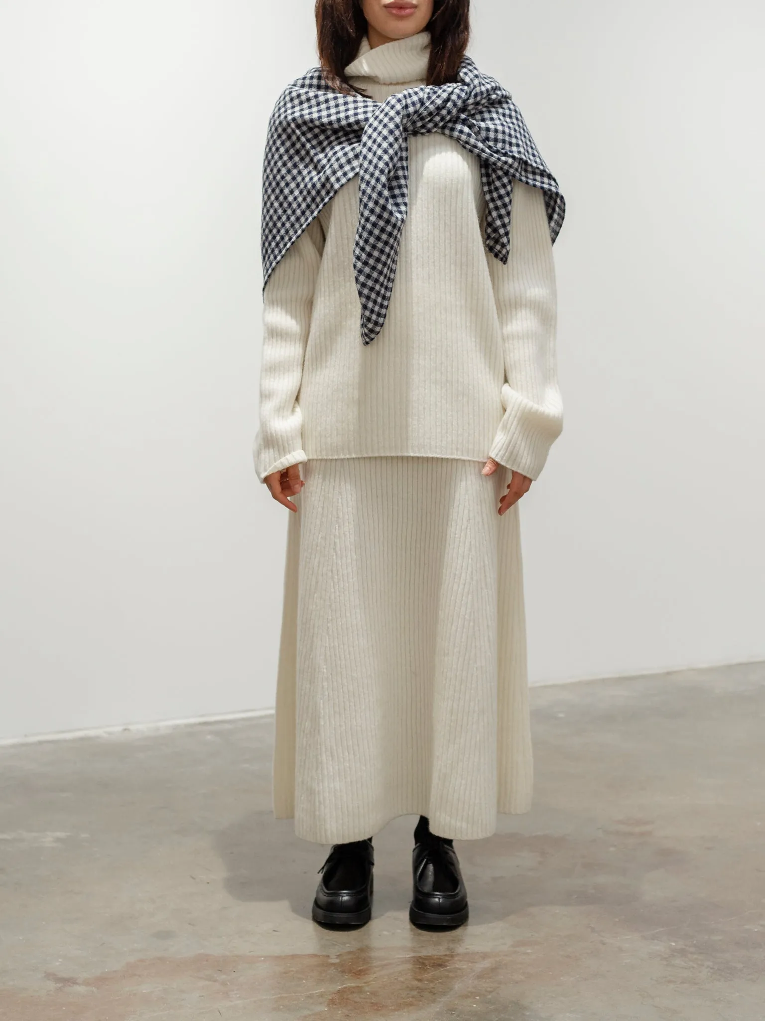 Ribbed Knit Turtleneck Pullover - White