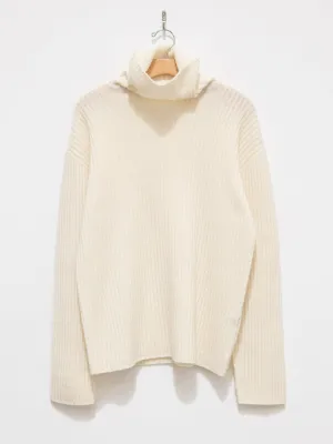 Ribbed Knit Turtleneck Pullover - White