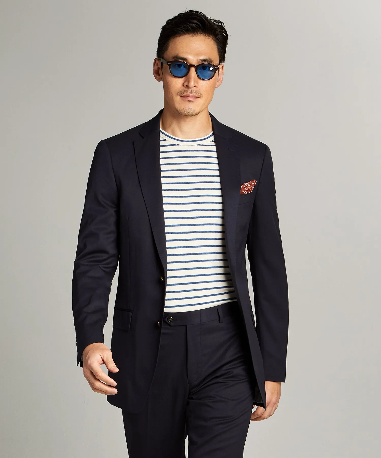 Sutton Stretch Tropical Wool Suit in Navy