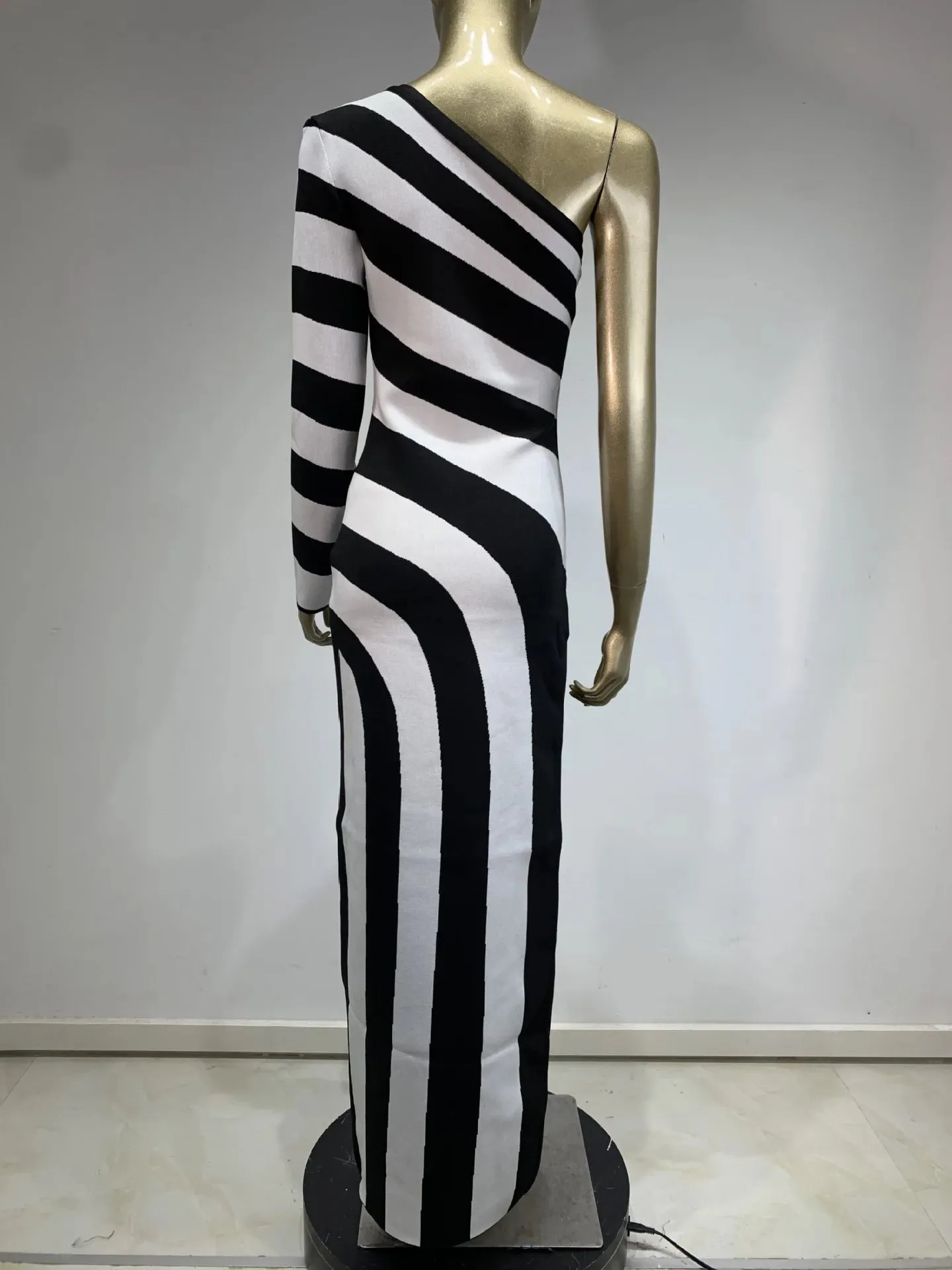 Trend4us Women's Chic One-Shoulder Striped High-Slit Gown